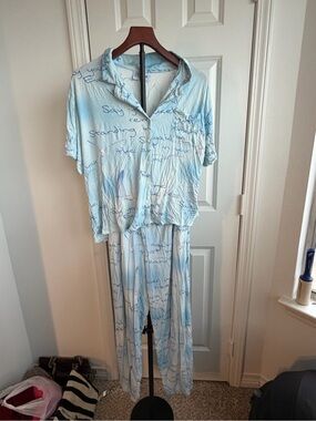 Taylor Swift 1989 Taylor’s Version Wildest Dreams Pajamas Set XL